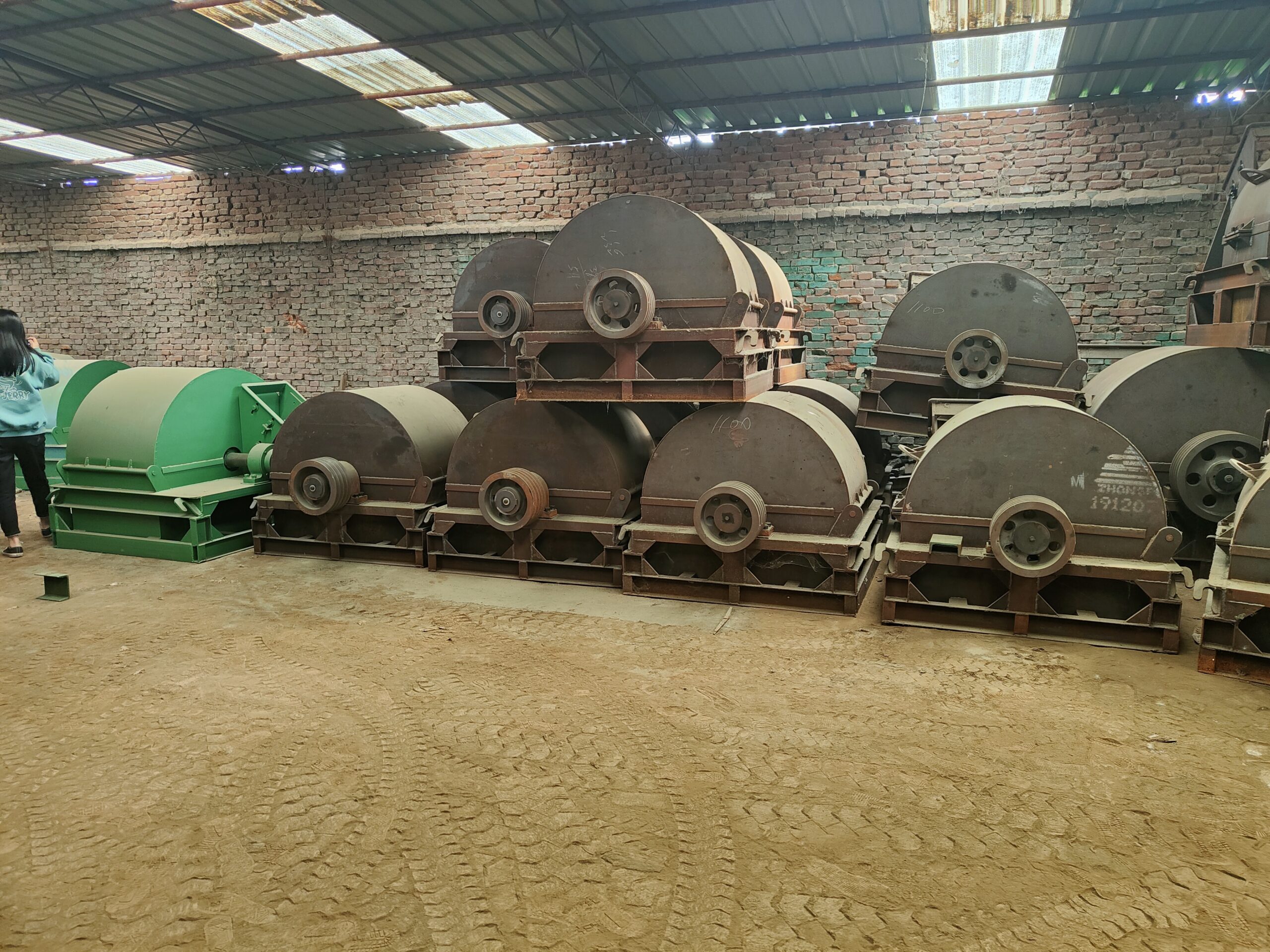 Grinding Wood Chips to Sawdust Machine