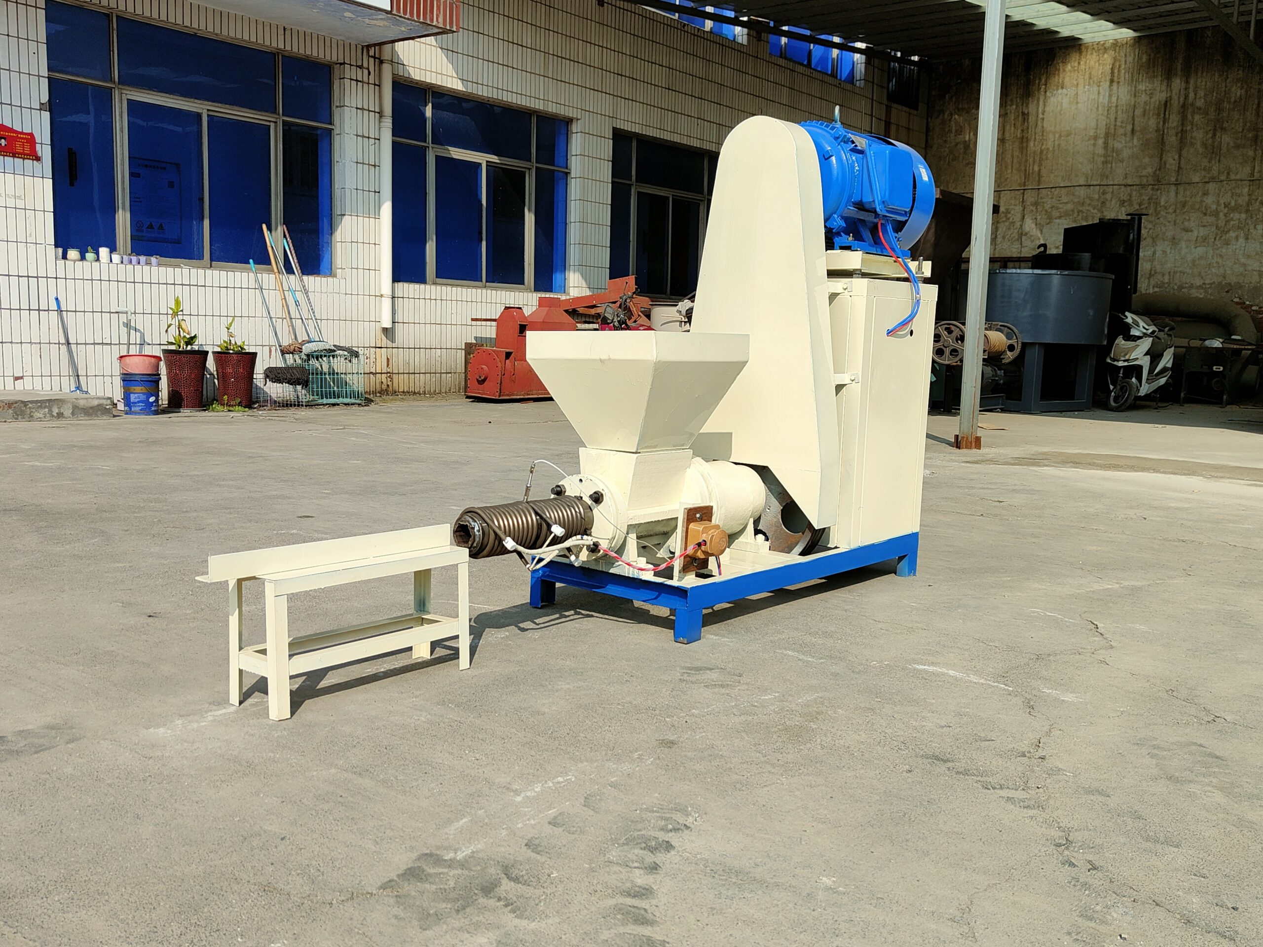 Rice Husk Sawudst And Wood Charcoal Briquette Machine
