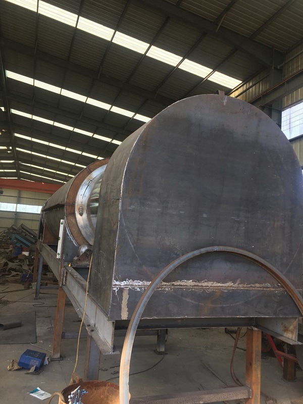 Continuous coconut shell carbonization sawdust furnace