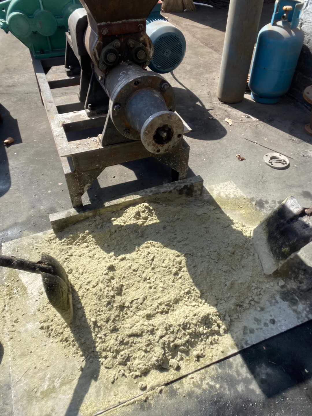 Coconut Shell Sawdust Charcoal Briquette Machine